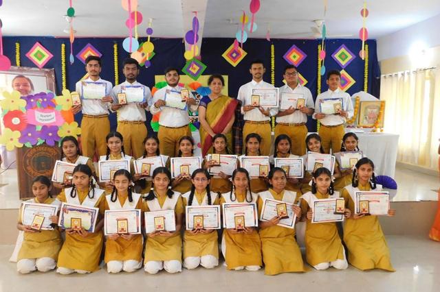Maharshi Vidya Mandir Prayagraj Nainis Meghavis were honored
